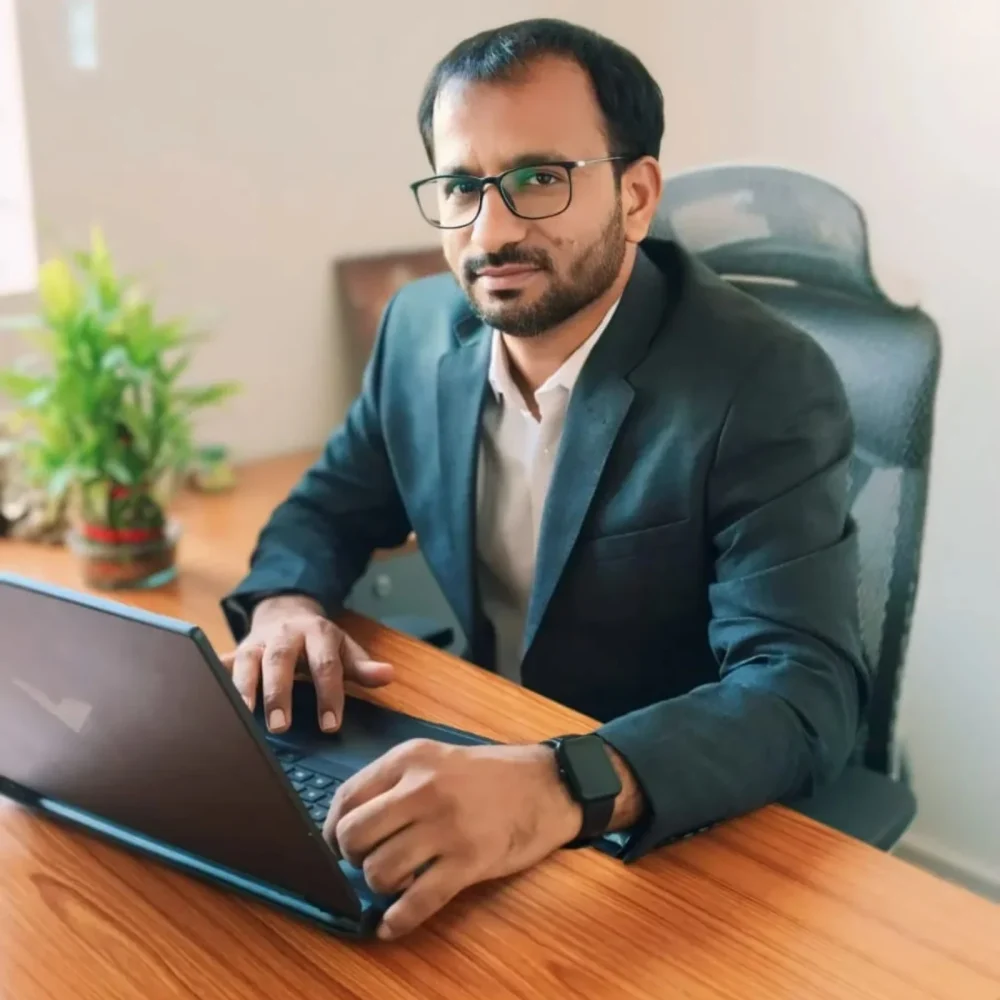 Founder & managing director (1)